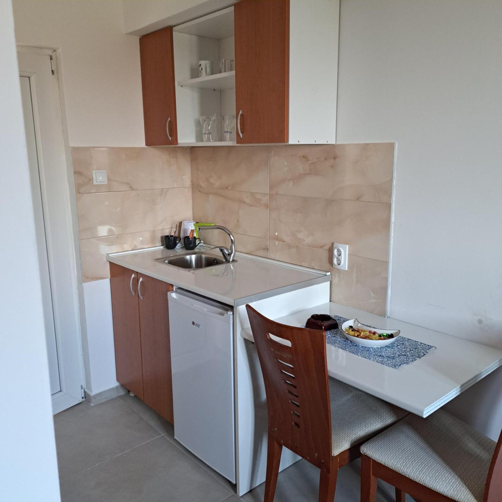 Libero Apartmani Surčin Zimmer foto