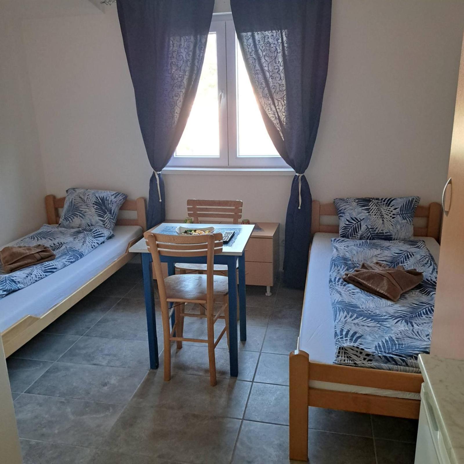Libero Apartmani Surčin Zimmer foto