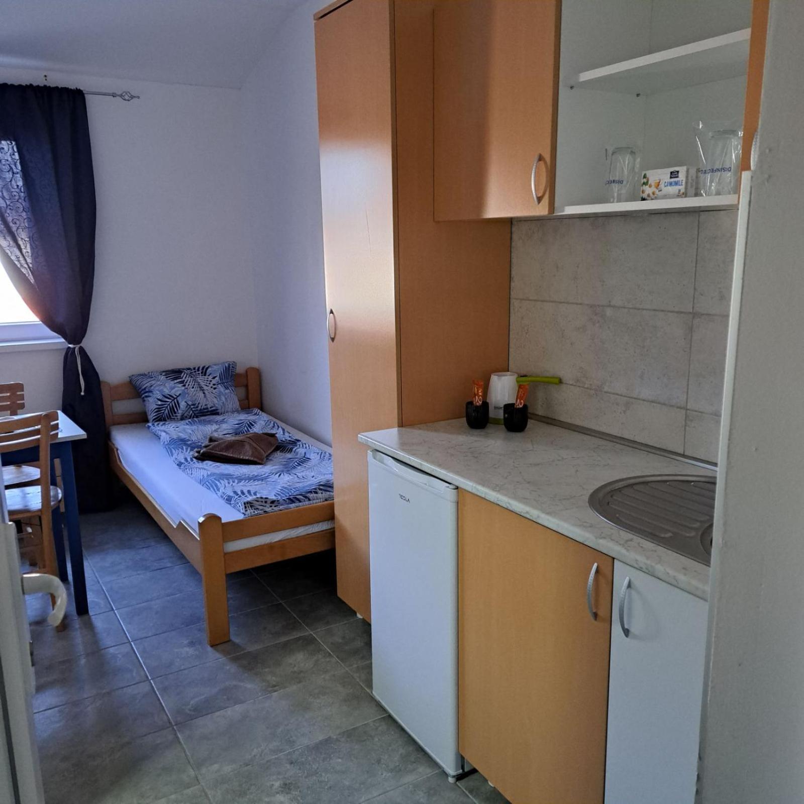 Libero Apartmani Surčin Zimmer foto